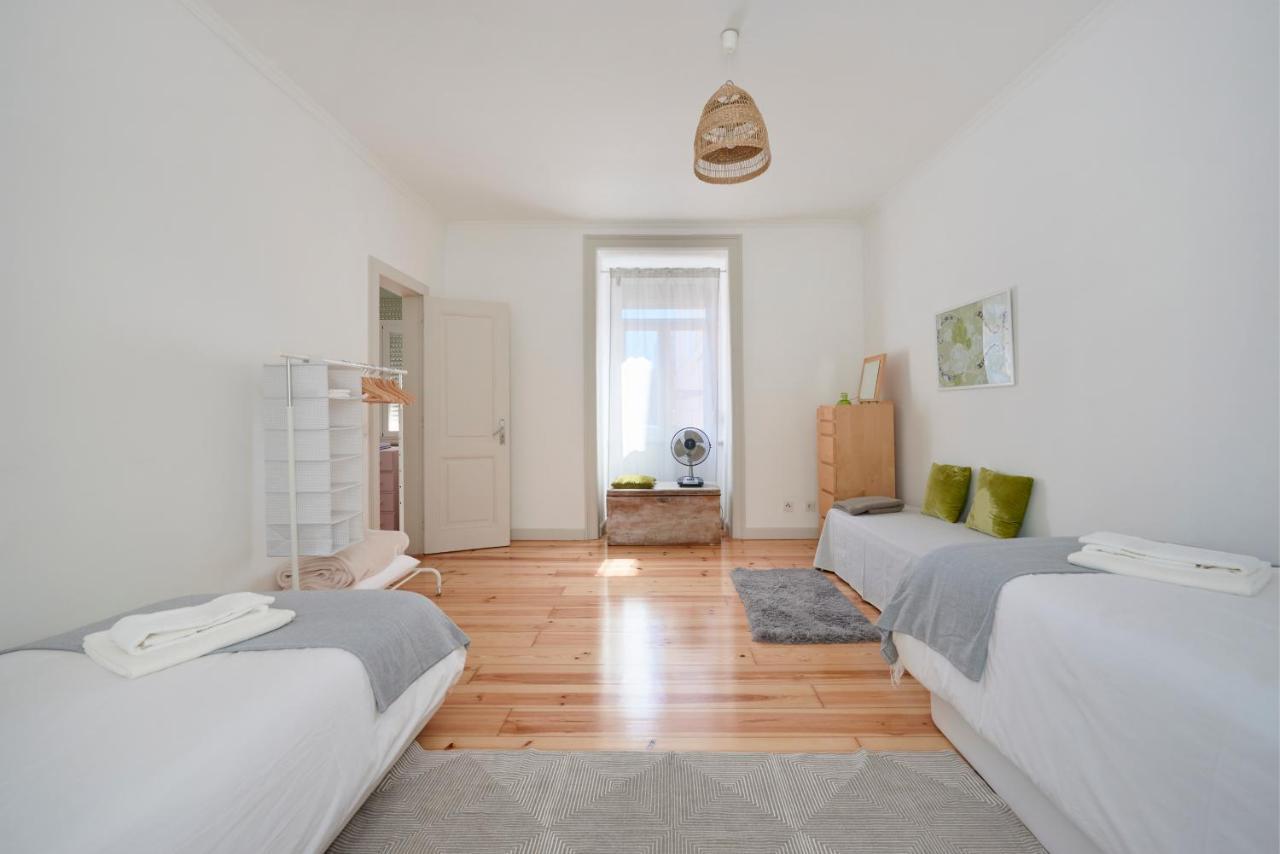 Sunny Apartment With Balcony! Lisbon Bagian luar foto