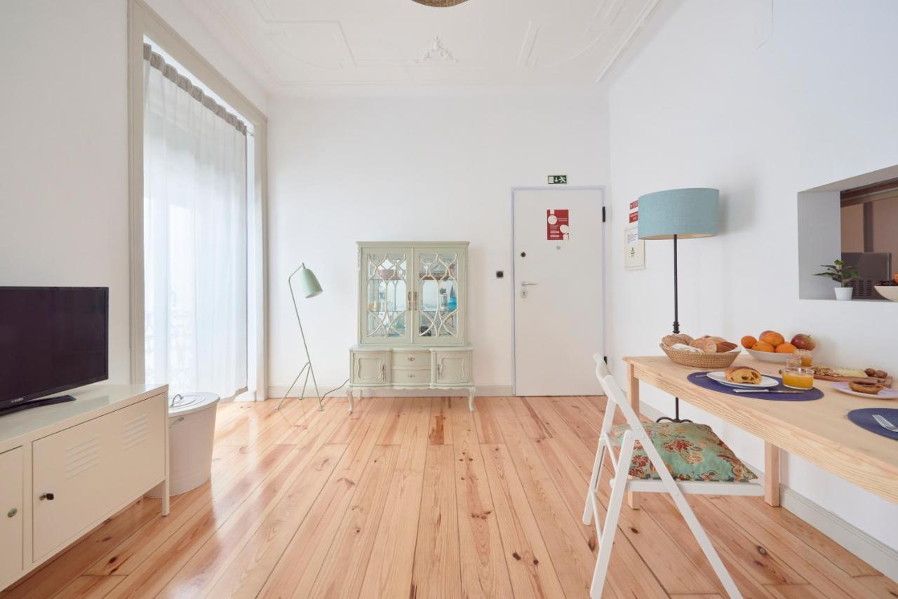 Sunny Apartment With Balcony! Lisbon Bagian luar foto