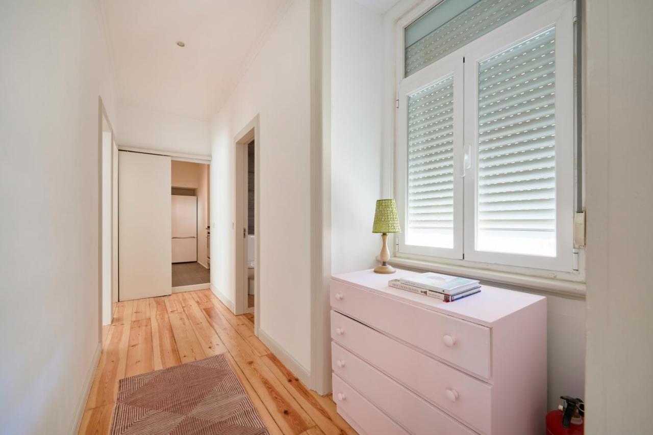 Sunny Apartment With Balcony! Lisbon Bagian luar foto