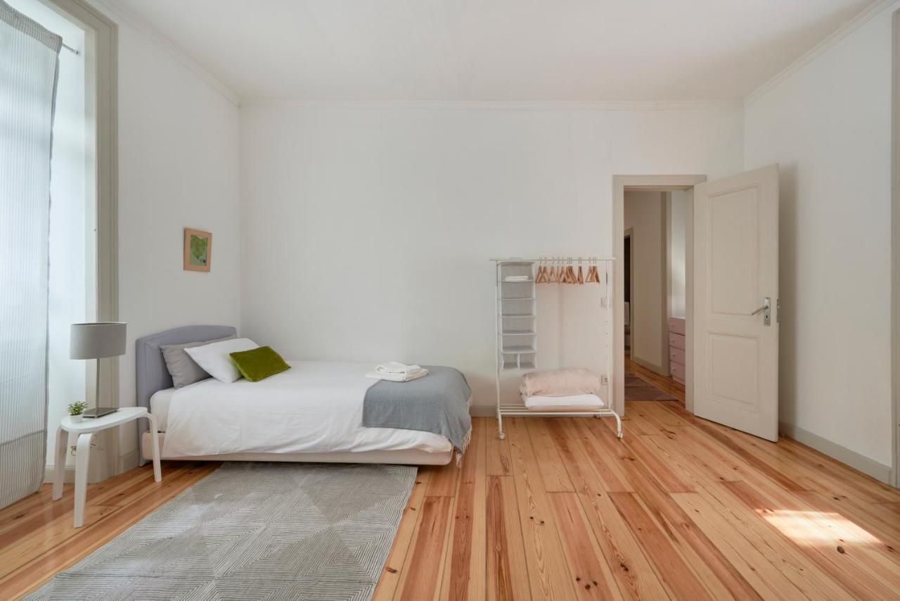 Sunny Apartment With Balcony! Lisbon Bagian luar foto